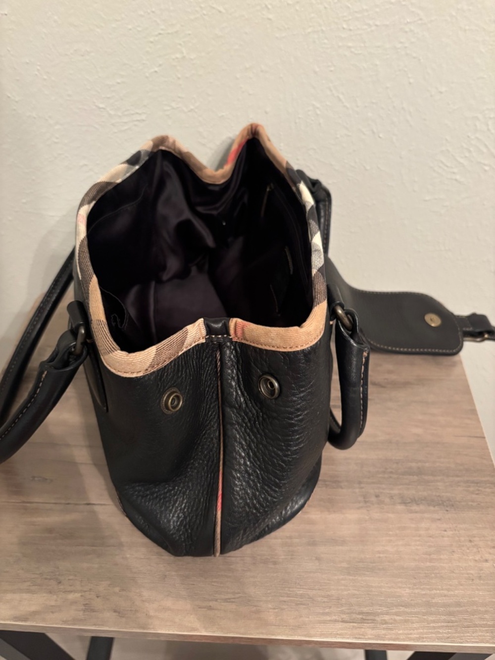 Burberry black leather bag, authentic vintage - Picture 13 of 14